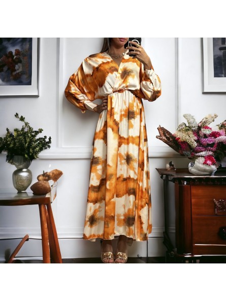 Longue robe satiné orange avec joli motif pastel - 2
