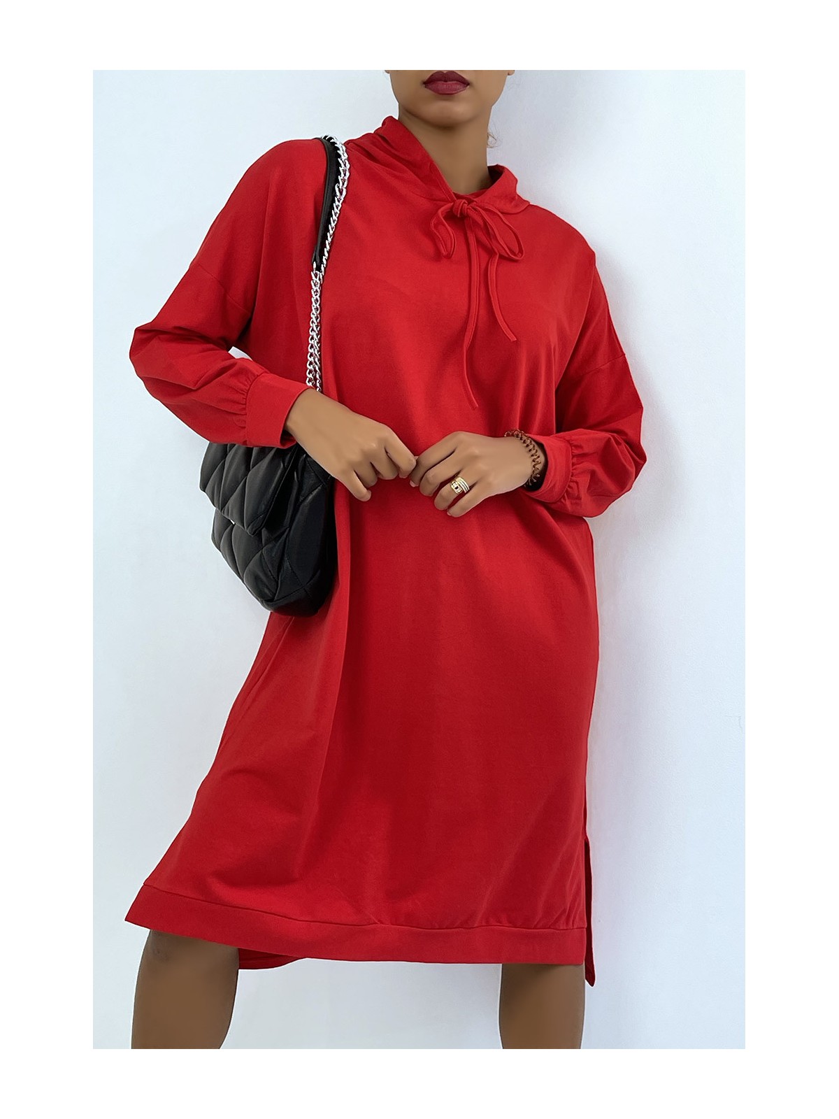 Longue robe sweat over size en rouge avec capuche - 4