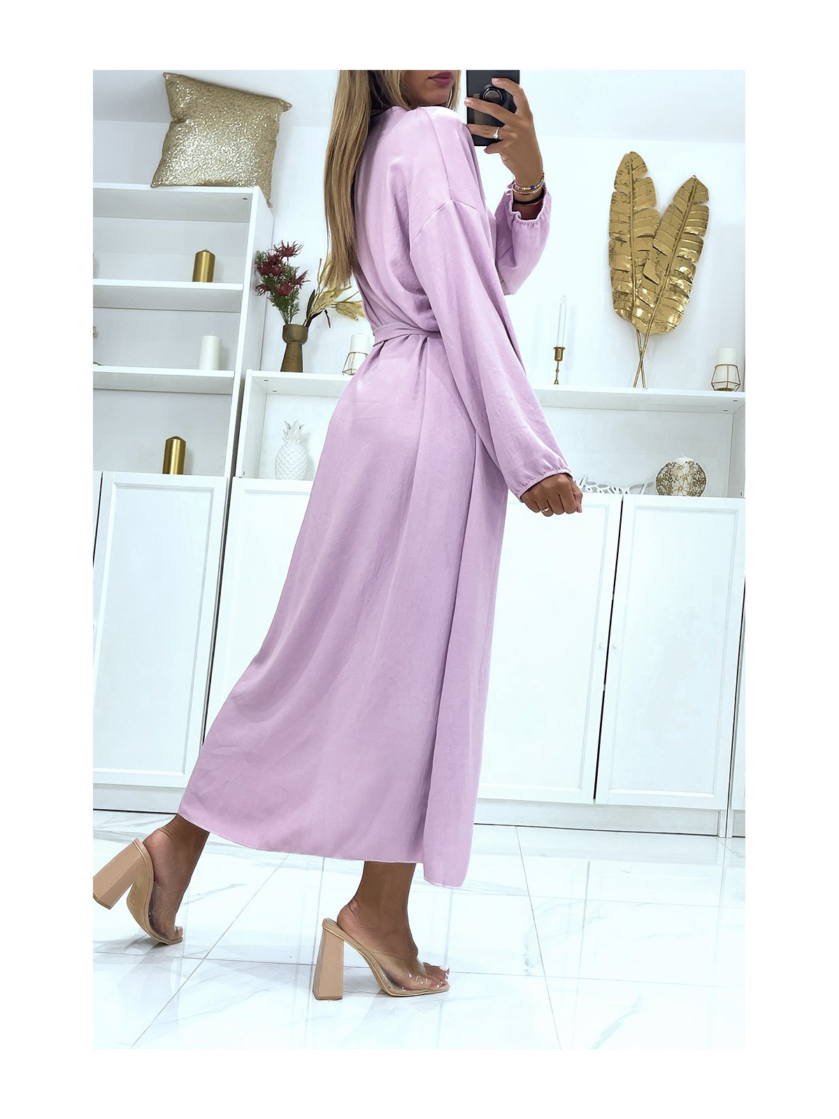 Sublime abaya lilas à détails dorés au niveau du col et ceinture à la taille - 4