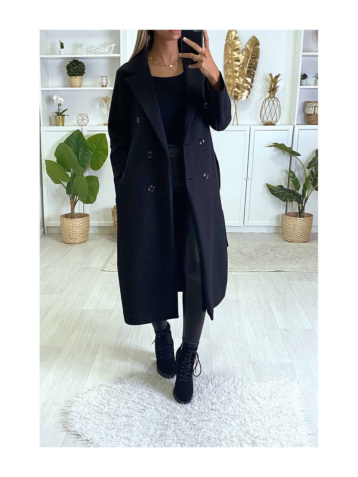 Long manteau croisé en noir avec poches boutons et ceinture - 2