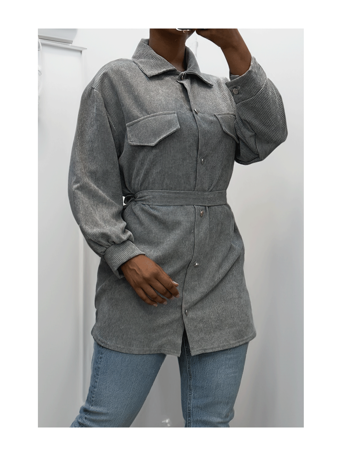 Longue sur chemise grise côtelé bien épais avec poches et ceinture - 5