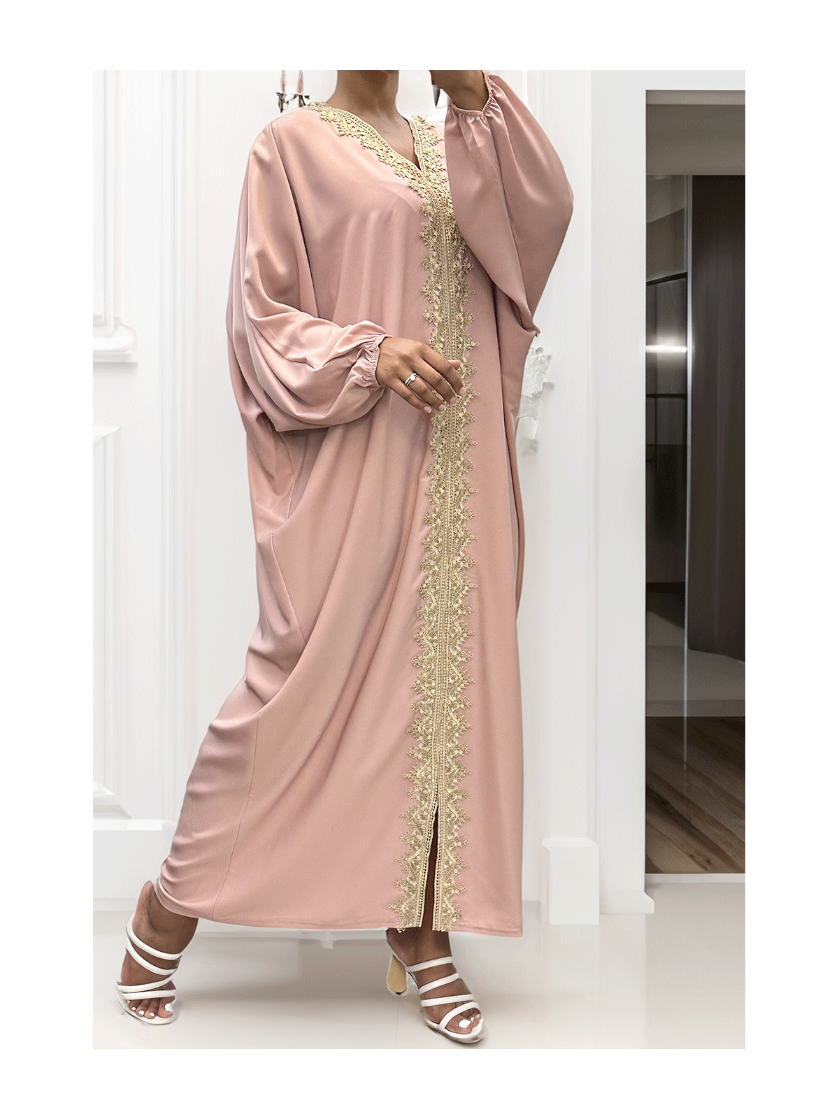 Longue abaya rose over size avec une jolie dentelle  - 2