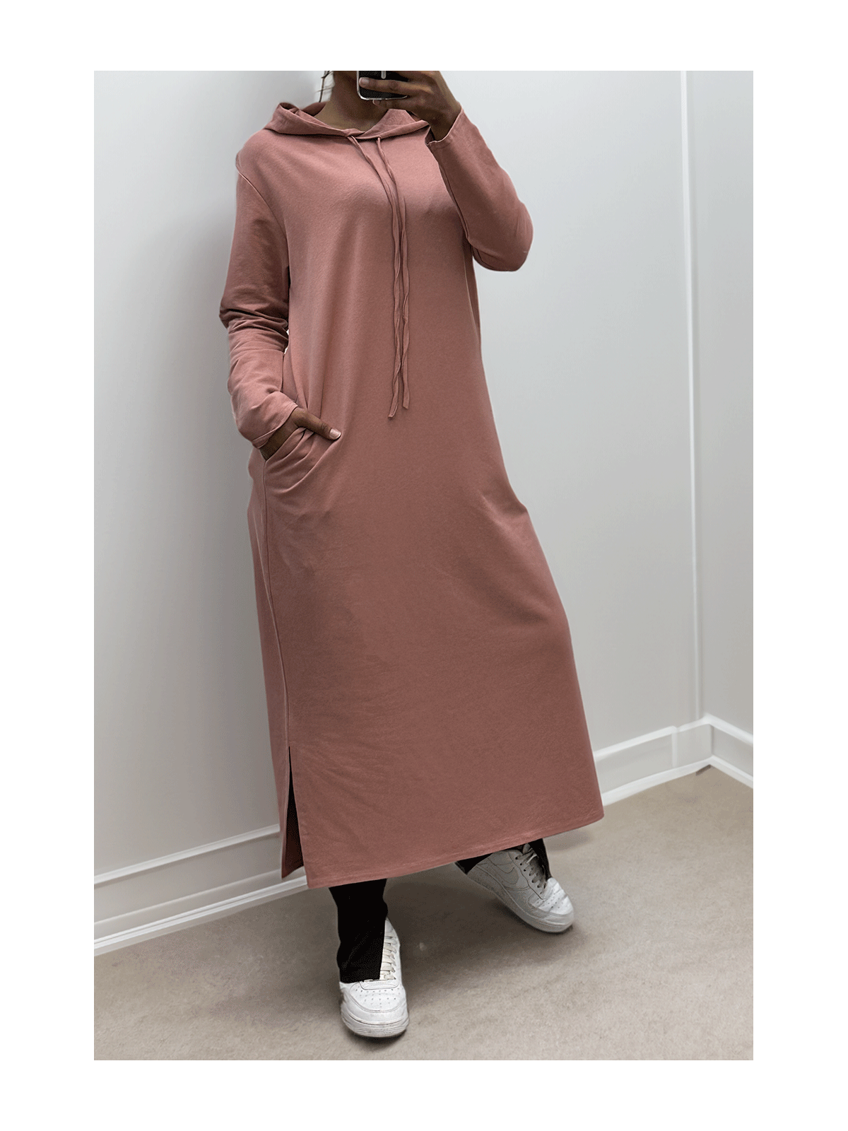 Longue robe sweat abaya rose à capuche - 1