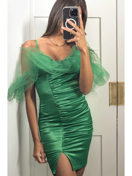 Sublime robe satiné verte avec tulle tombant aux épaules - 3