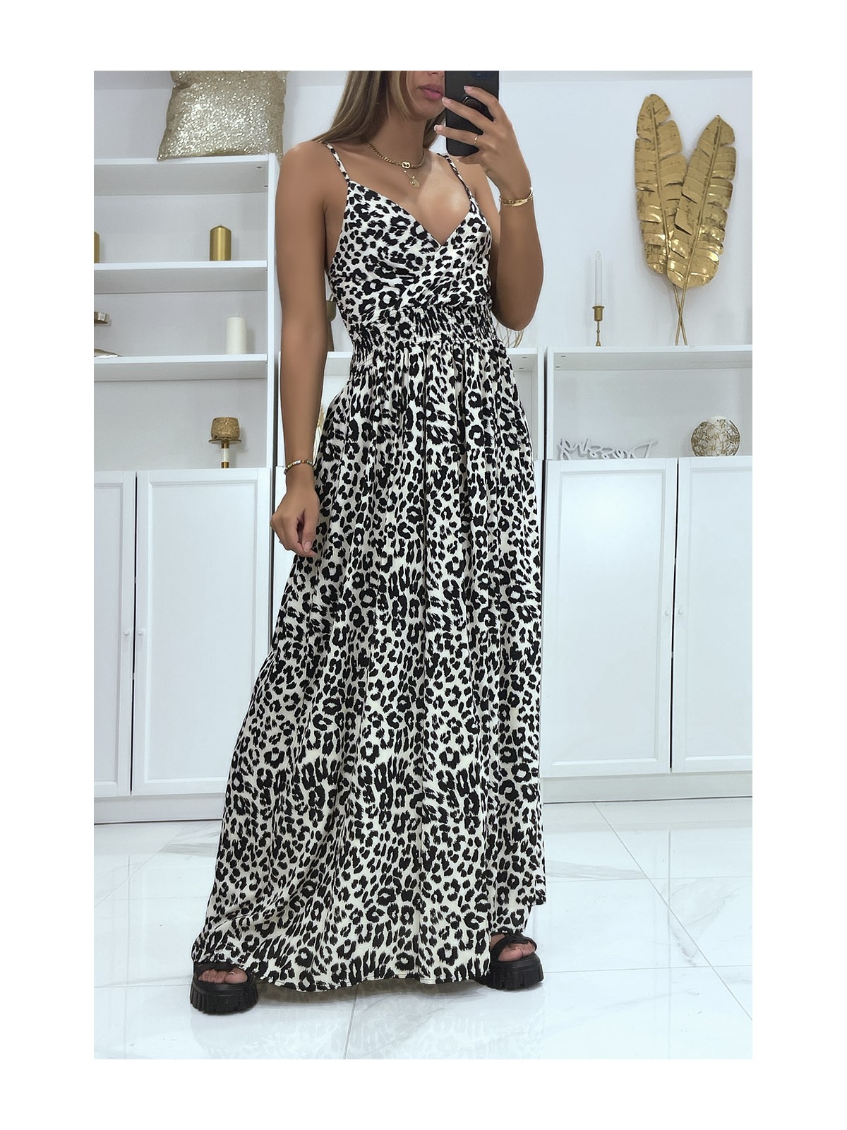 Longue robe motif léopard noir et beige - 1