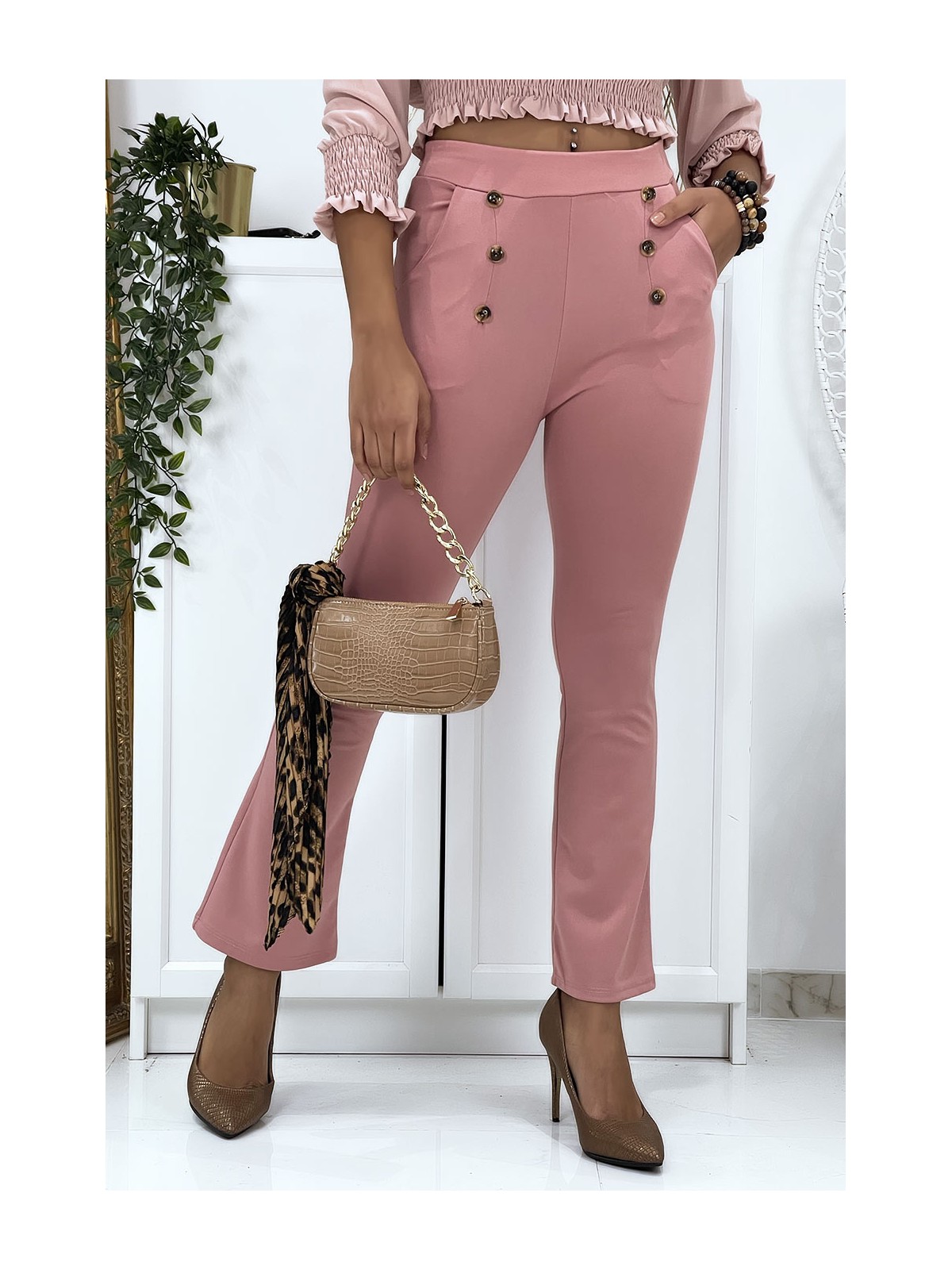 Pantalon patte d'eph rose avec boutons et poches - 2