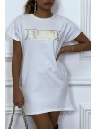 Robe T-shirt courte asymétrique blanc avec écriture doré "J'adore" et poches - 1