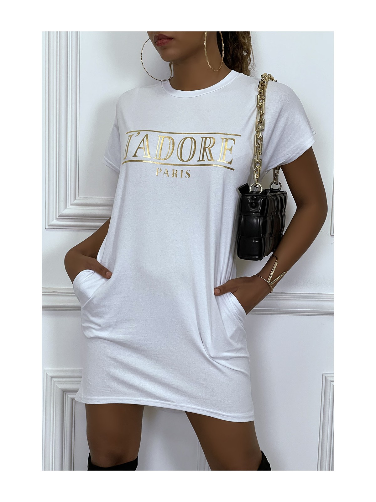 Robe T-shirt courte asymétrique blanc avec écriture doré "J'adore" et poches - 4