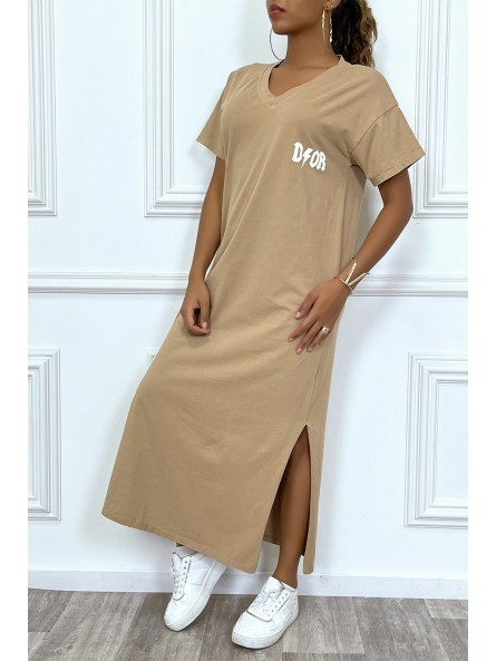 Robe T-shirt très longue col V camel avec écriture inspiration luxe - 5