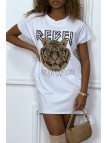 Robe t-shirt blanc avec poches et écriture REBEL avec dessin de lion - 1
