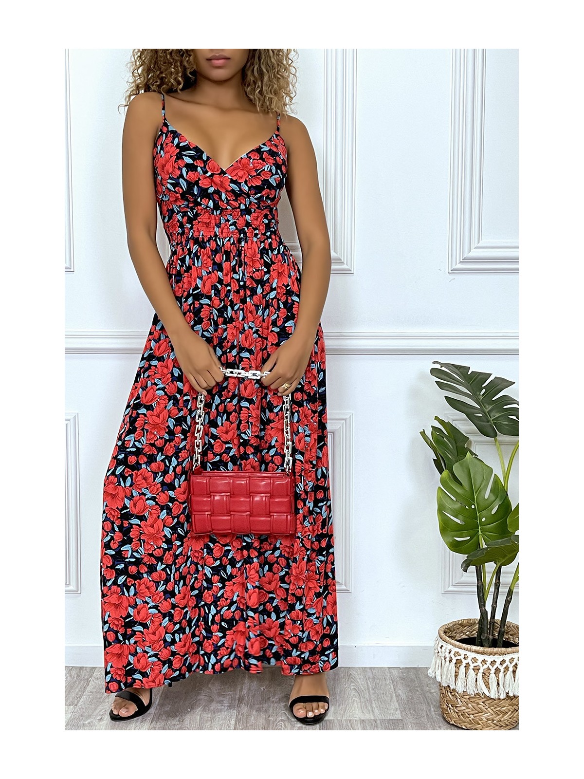 Longue robe d'été motif fleure rouge croisé au buste et cintré par élastique - 2
