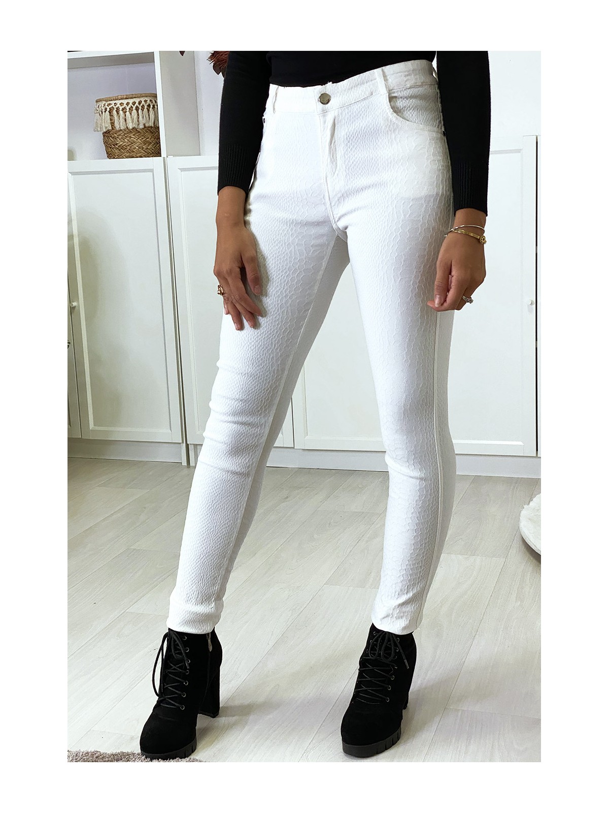 Pantalon slim blanc motif python avec 5 poches - 2