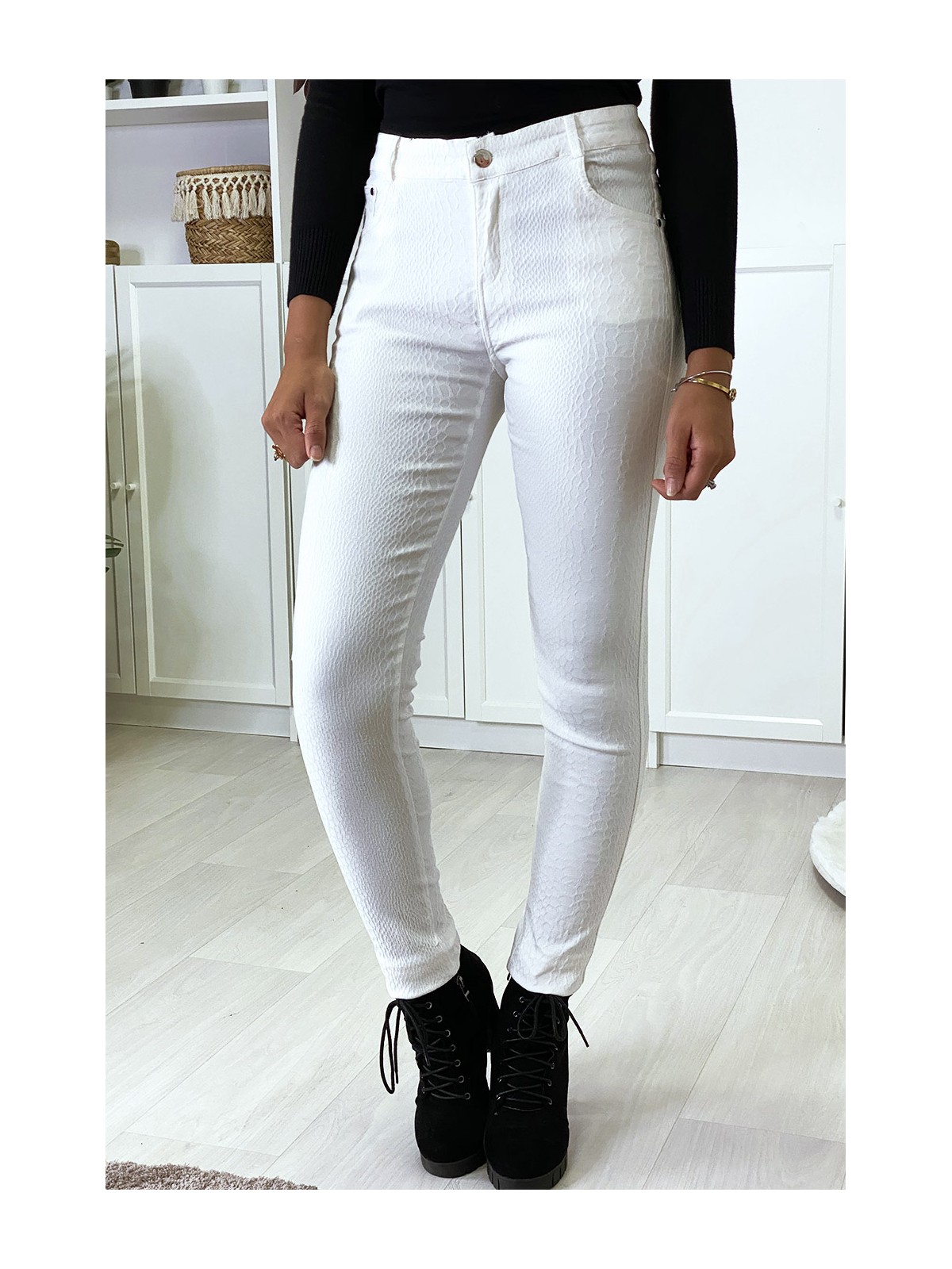 Pantalon slim blanc motif python avec 5 poches - 3