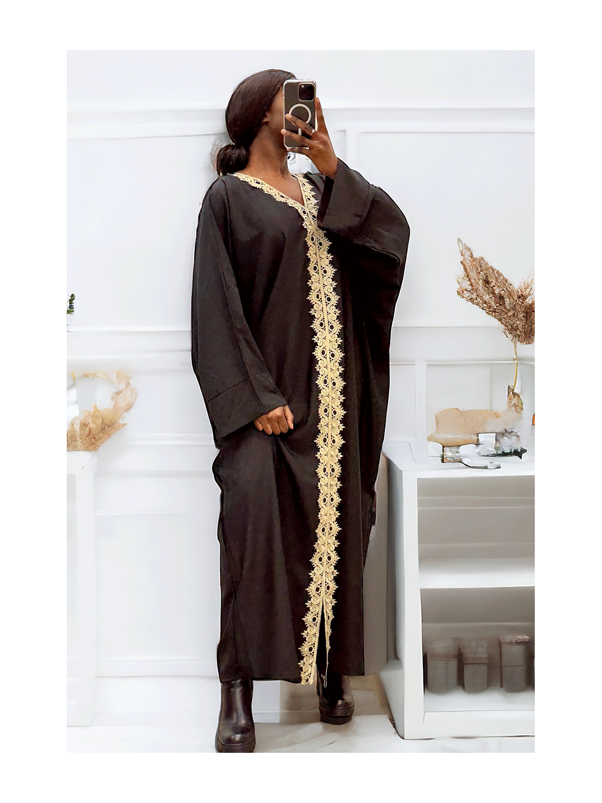 Abaya noire over size (36-52) avec sublime dentelle sur toute la longueur  - 2