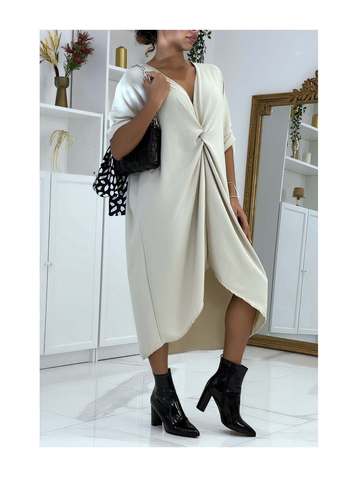Longue robe tunique beige over-size croisé devant - 2
