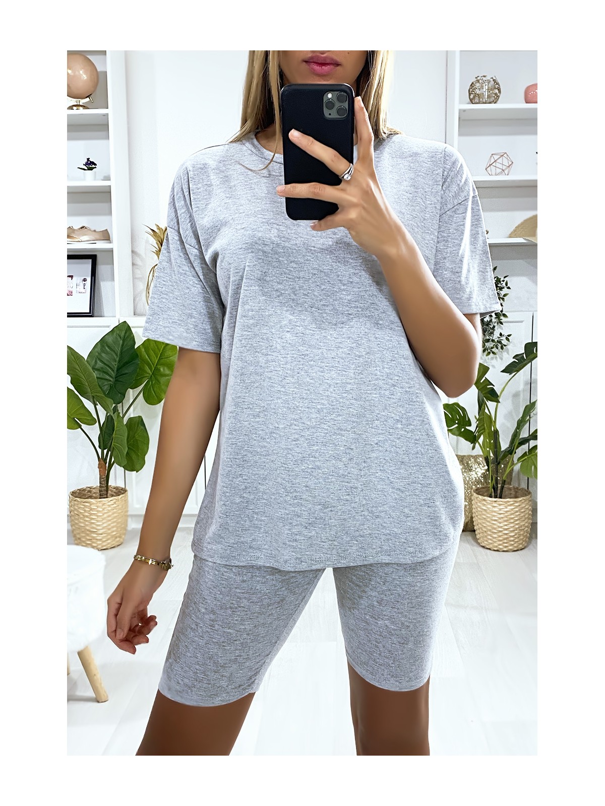 Ensemble short et t-shirt over size gris très fashion - 4