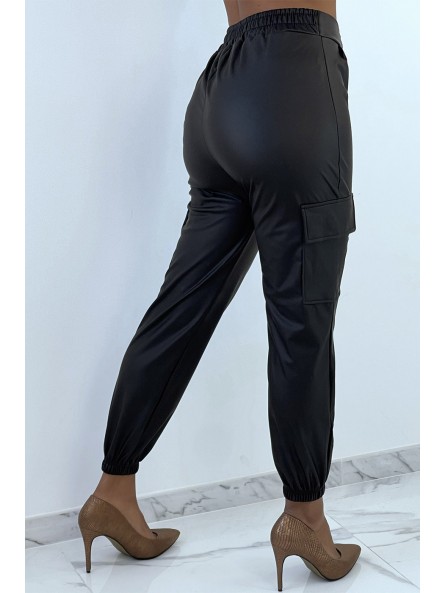 Pantalon jogging cargo noir coupe ample avec accessoire - 2