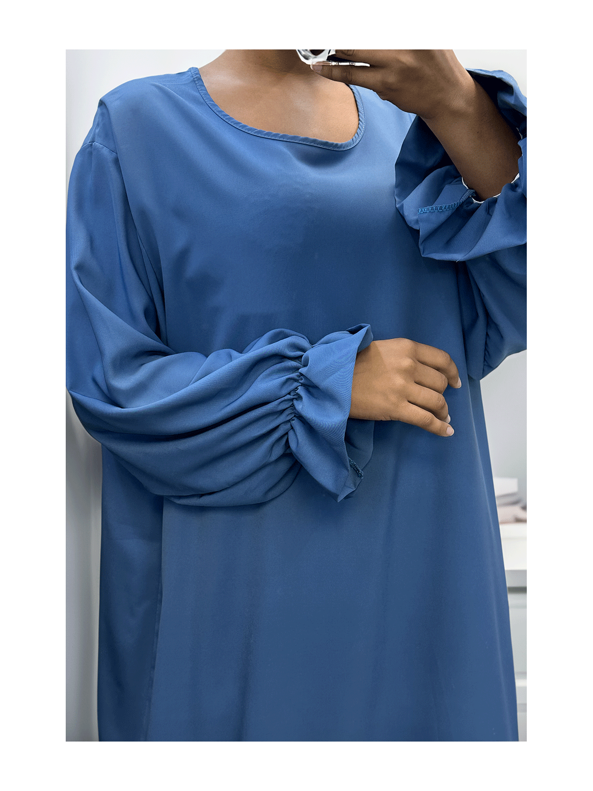 Longue abaya bleu froncé aux manches - 4