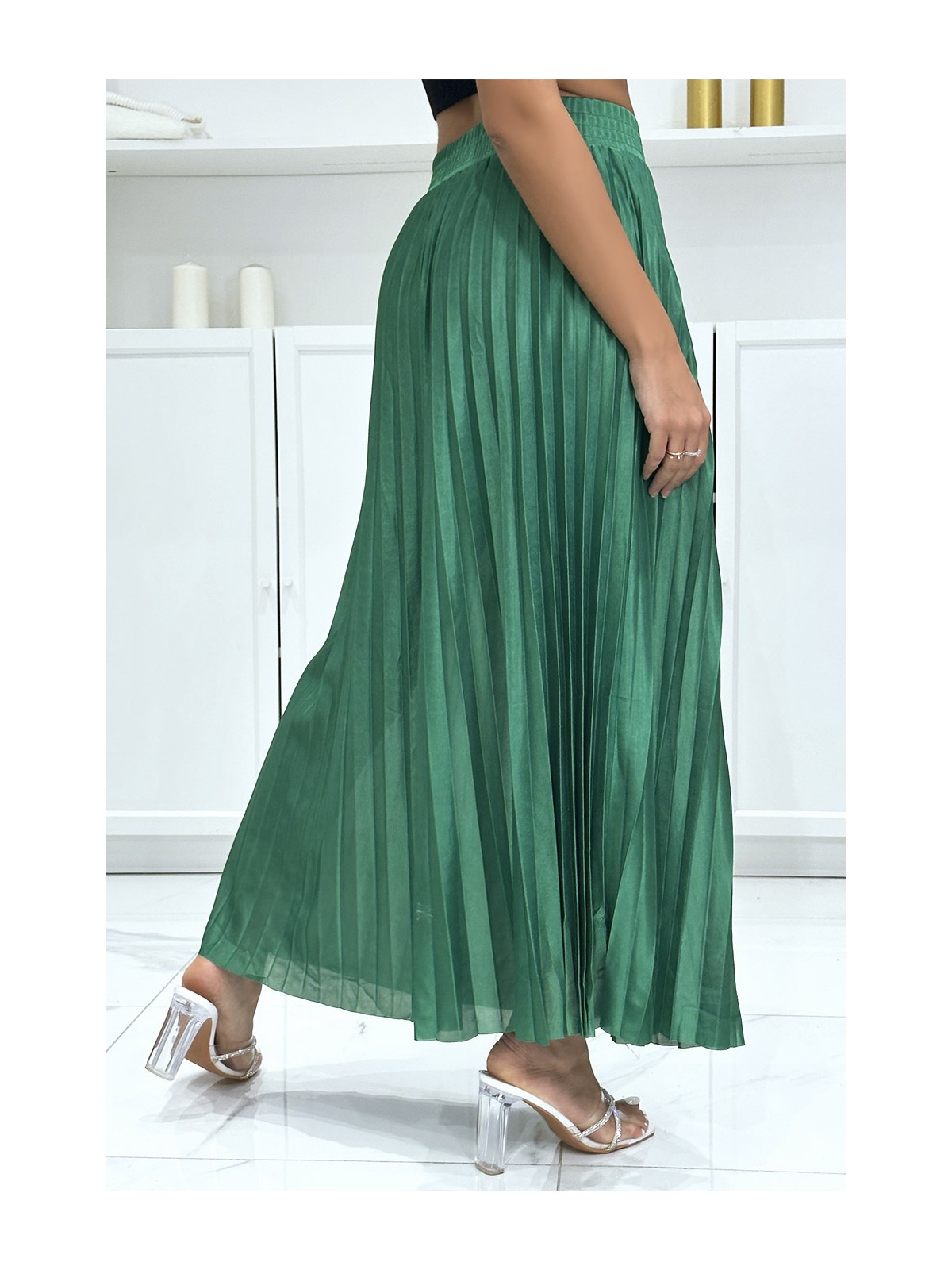 Longue jupe plissé satiné vert très chic - 1
