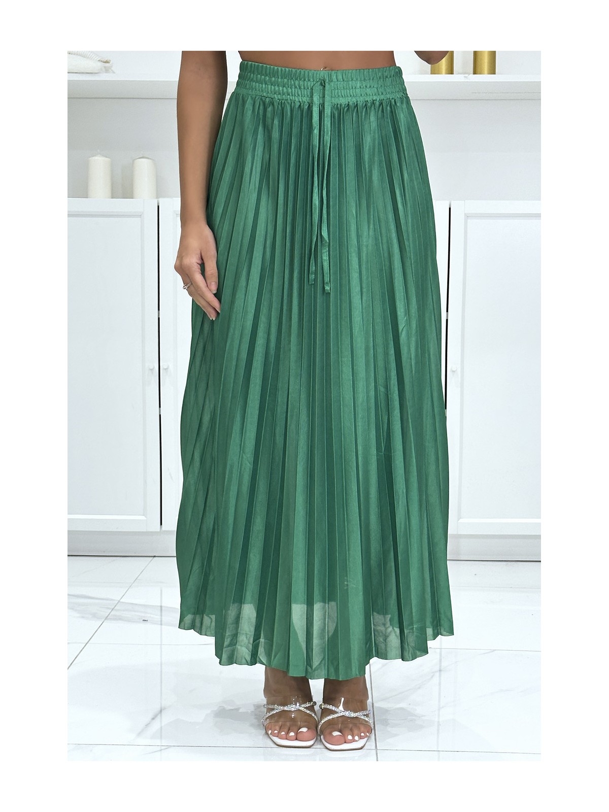 Longue jupe plissé satiné vert très chic - 2