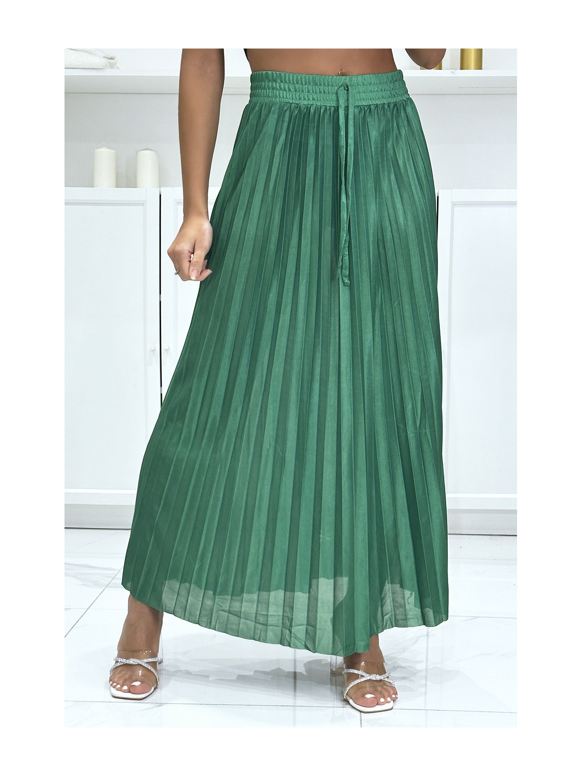 Longue jupe plissé satiné vert très chic - 3