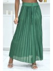 Longue jupe plissé satiné vert très chic - 3