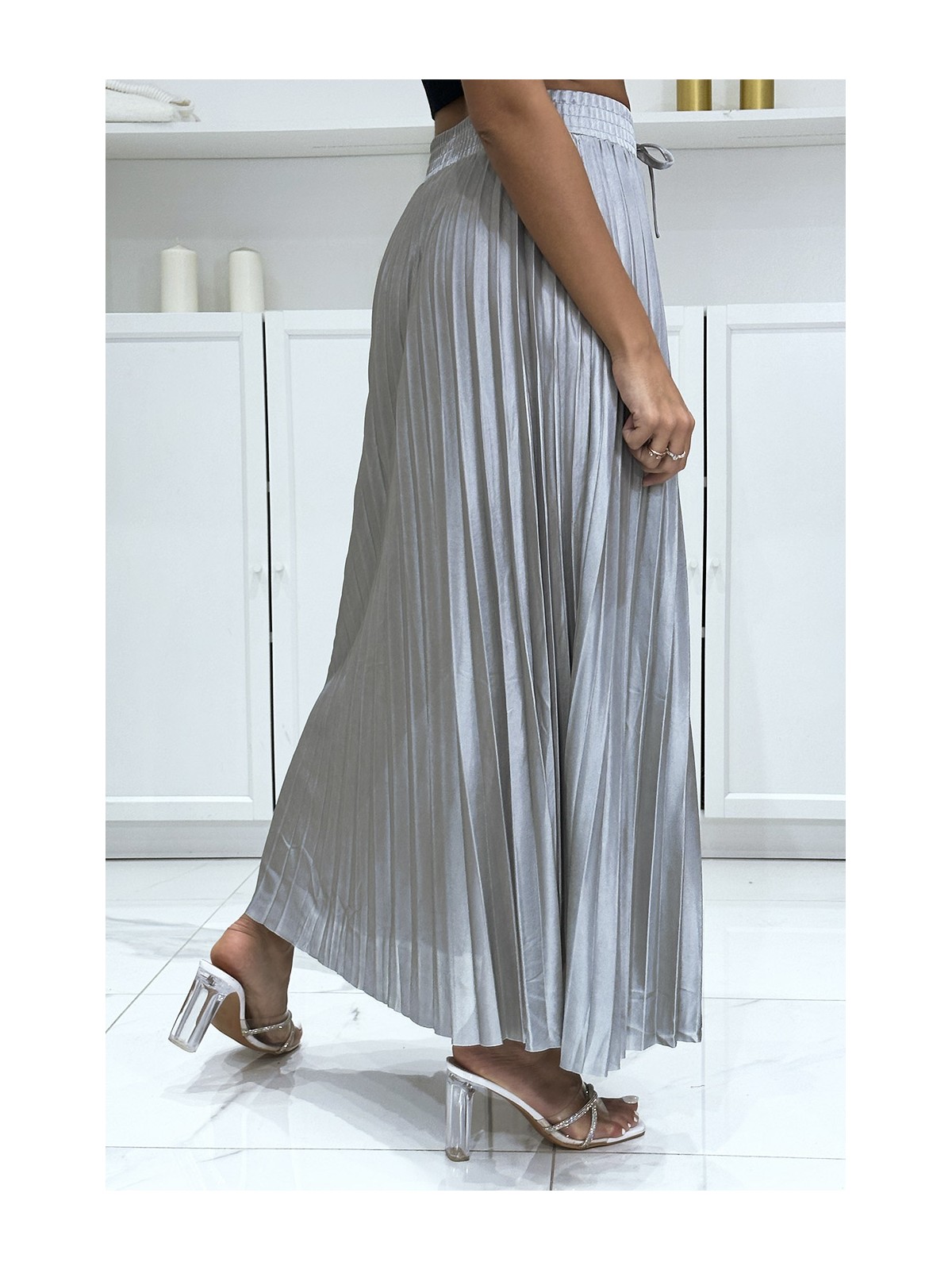 Longue jupe plissé satiné gris très chic - 1