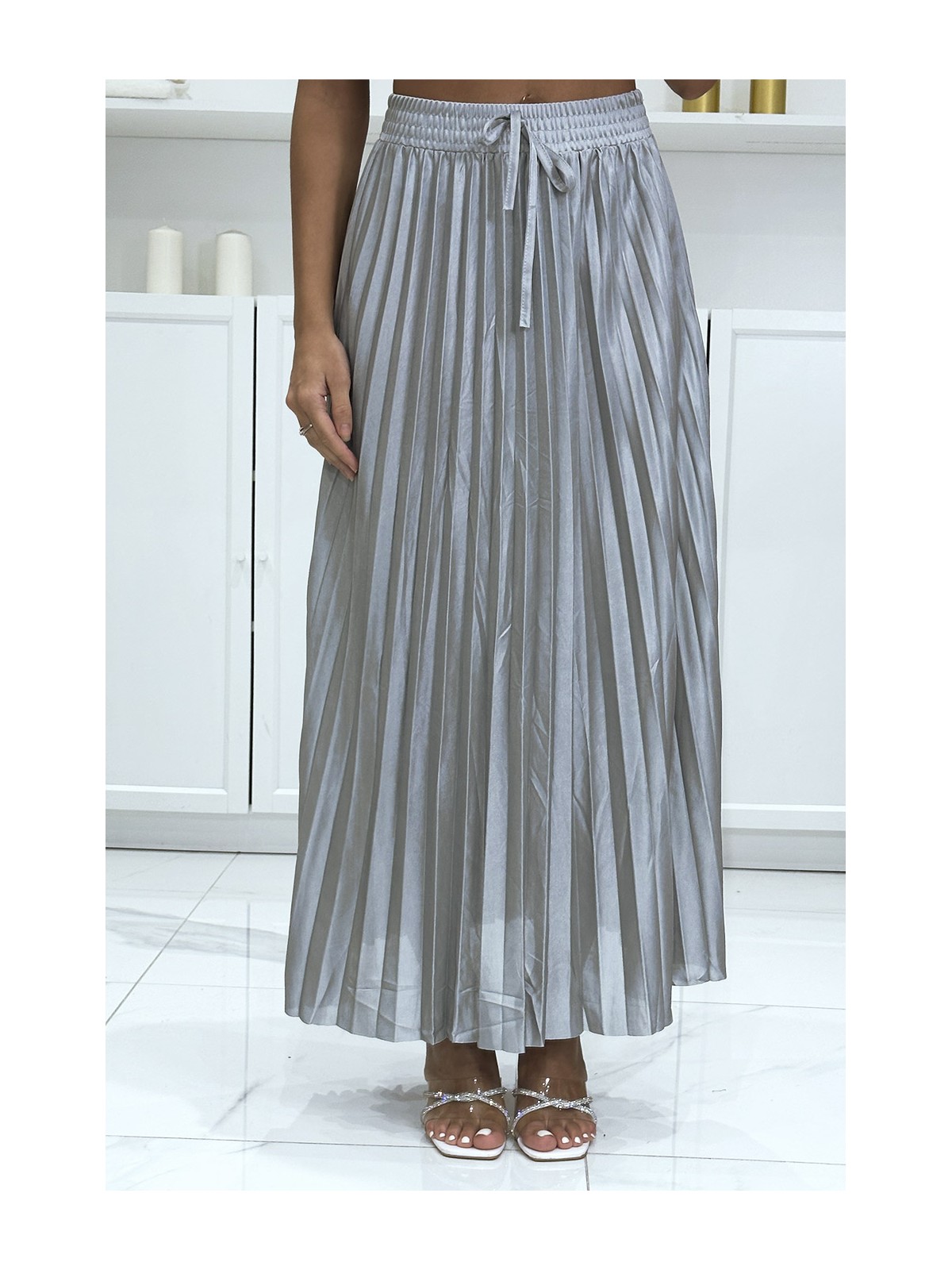 Longue jupe plissé satiné gris très chic - 3