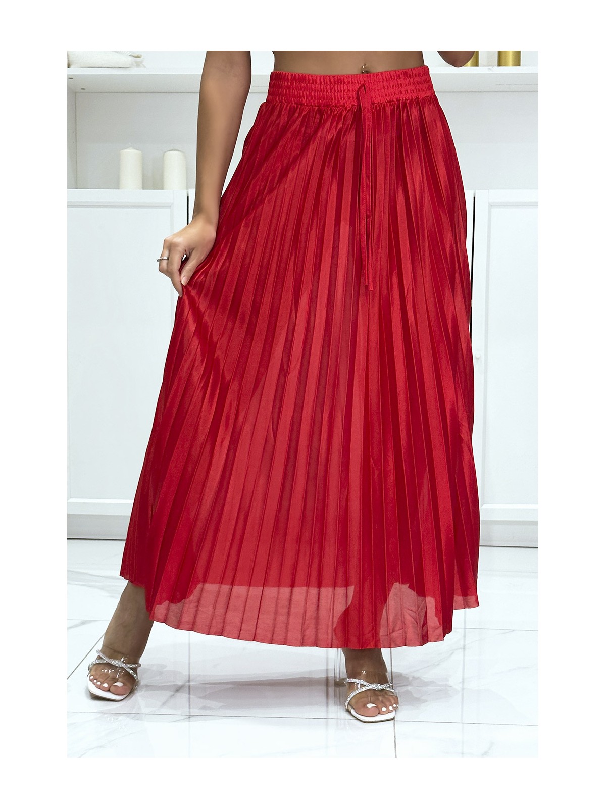 Longue jupe plissé satiné rouge très chic - 2
