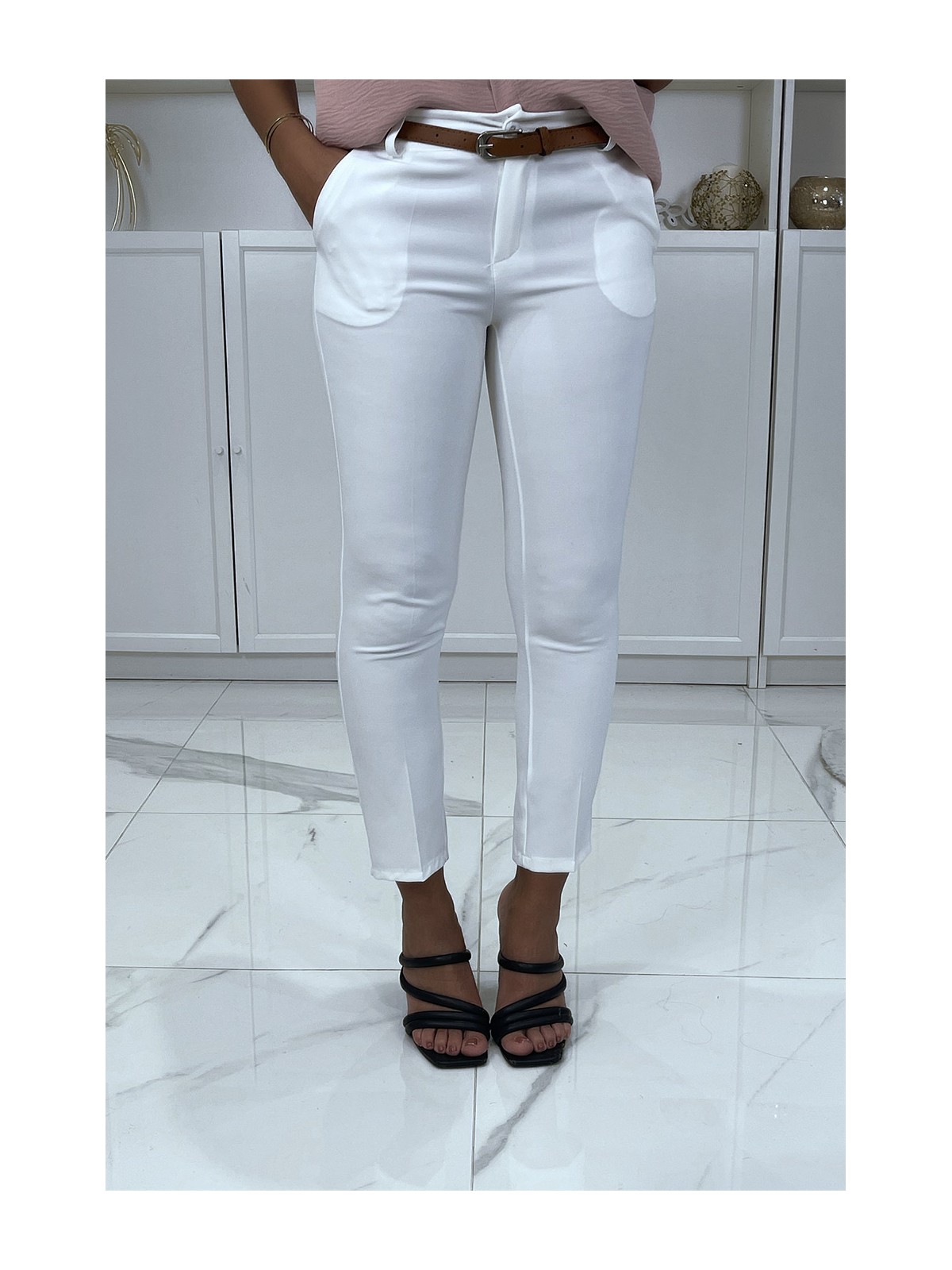 Pantalon working girl blanc avec poches et ceinture - 3