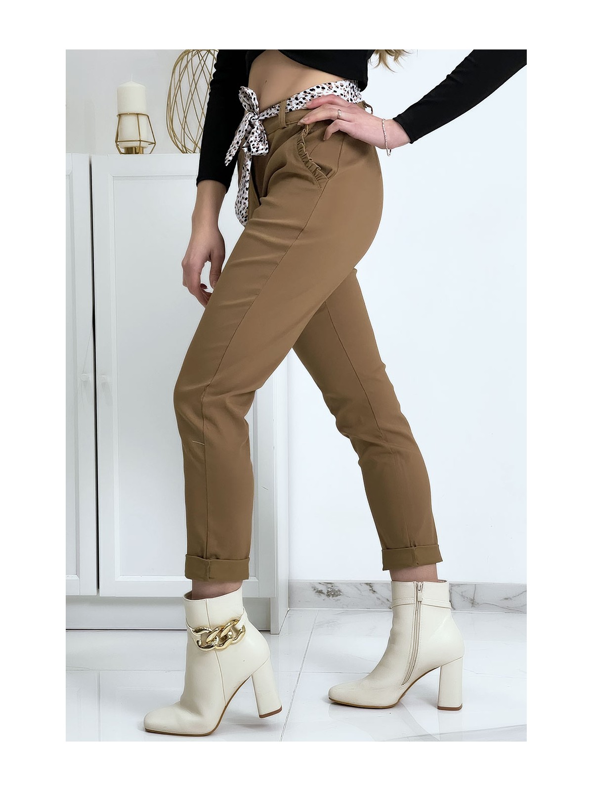Pantalon strech camel avec poches froufrou et ceinture - 5