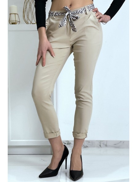 Pantalon strech beige avec poches froufrou et ceinture - 4