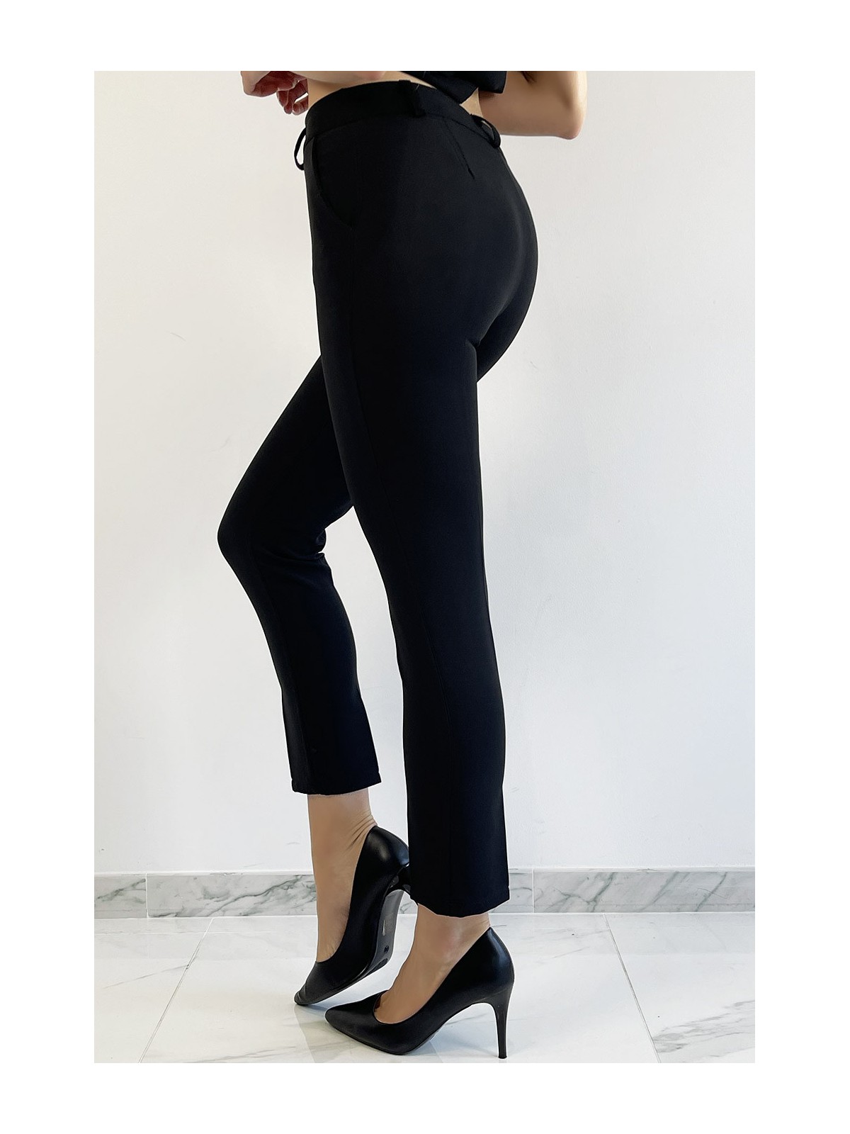 Pantalon slim noir avec poches style working girl - 2
