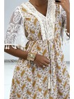 Longue robe beige avec dentelle et motif - 4
