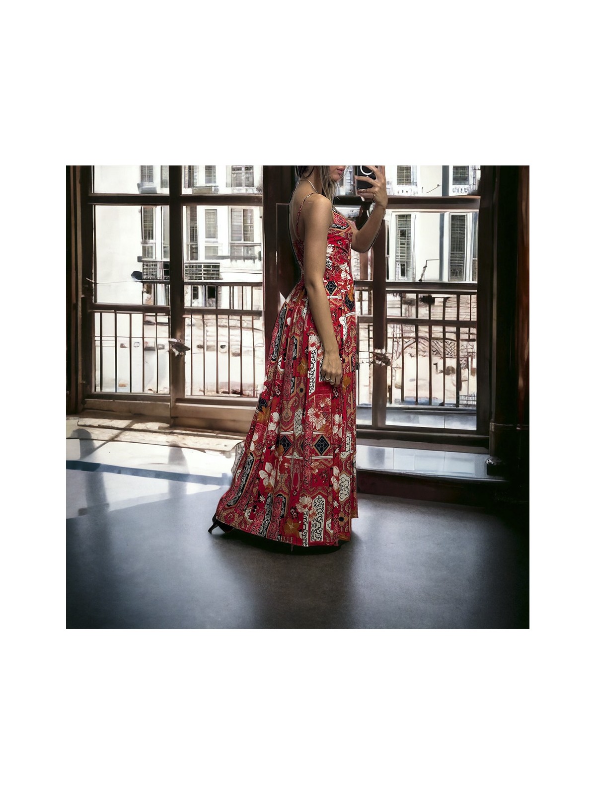 Longue robe avec sublime motif rouge bretelles amovible - 1